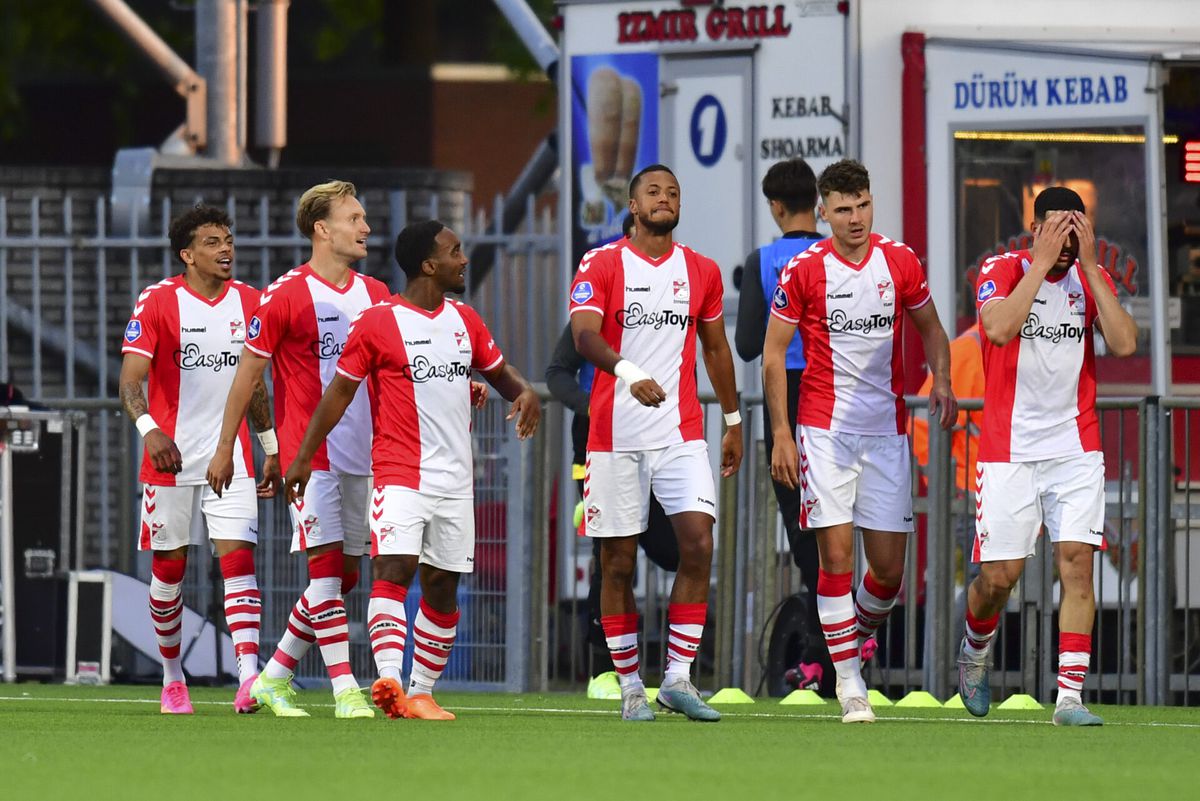 FC Emmen mag blijven hopen op nog een jaar Eredivisie