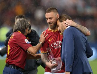 Emotioneel afscheid voor De Rossi bij AS Roma (fotoserie)