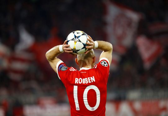 Niet weer! Robben last van knieblessure na wedstrijd tegen Sevilla