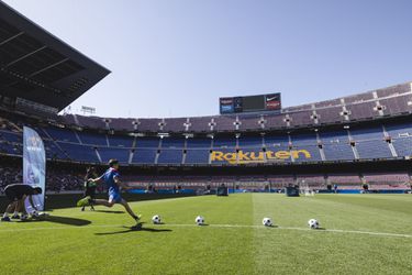 Stuntprijs: dit kost een uurtje voetballen op gras van Barcelona's Camp Nou