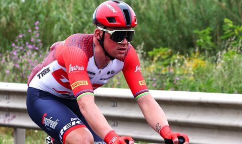 Uitslag etappe 6 van Giro d'Italia: Pedersen wint, Leknessund blijft leider van het klassement