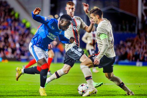 Dusan Tadic prijst ploeggenoten na CL-zege bij Rangers: 'Goede 1e helft gespeeld'