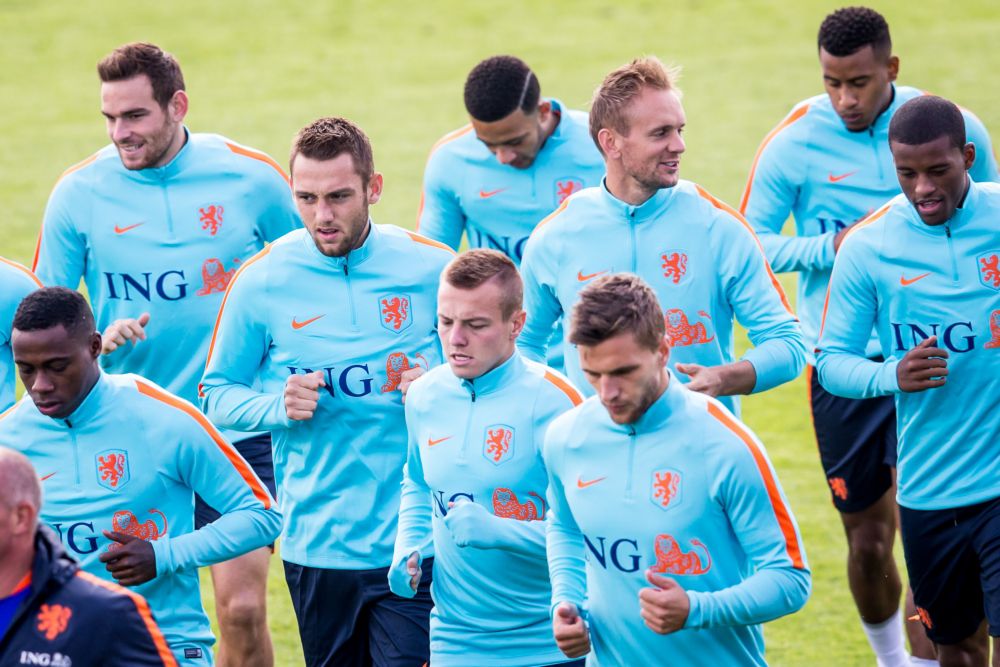 Italianen voorspellen dat Huntelaar en Sneijder spelen tegen Frankrijk
