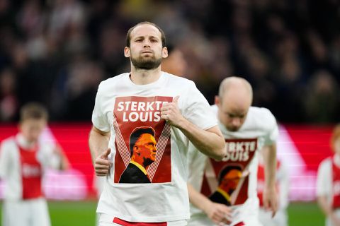 Daley Blind werd eerst uitgefloten en nu toegejuicht: 'Wil er niets over kwijt, anders staan kranten er mee vol'