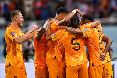 📸 | Nederlands elftal chillt dagje op luxe jacht in Qatar