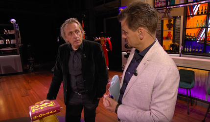 🎥 | Droog! Marcel van Roosmalen raadt eigen boek aan: 'Is écht een mooi boek'