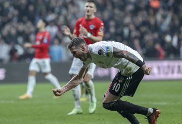 🎥  | 'Wout Weghorst wordt door Burnley uitgeleend aan Manchester United'