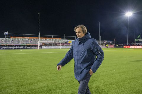 Trainer Phillip Cocu waarschuwde Vitesse nog in KNVB Beker: 'Dat we het dan weer weggeven, mag ons niet gebeuren'