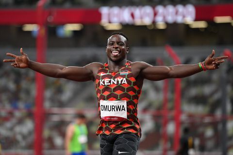 Keniaanse sprinter Ferdinand Omurwa krijgt toch visum voor WK atletiek en kan nu de beloofde 9,60 rennen