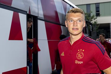 Opstelling Ajax tegen Fortuna Sittard: Remko Pasveer en Perr Schuurs in de basis, Blind schuift door