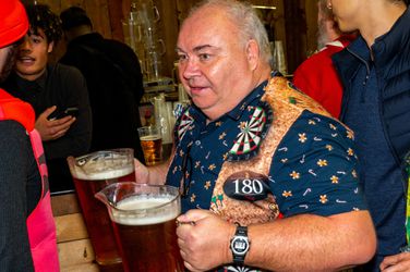 Deense dartsbond vindt bier prima, maar: 'Je mag niet zichtbaar dronken zijn'