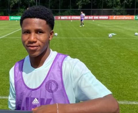 'Feyenoord troeft Manchester City en Chelsea af en legt middenvelder (18) uit Togo vast'