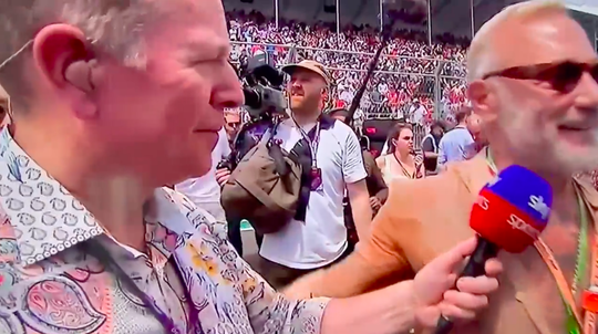 😂 | Presentator herkent beroemdheden niet op grid in Miami: 'Daarom zei hij niks'