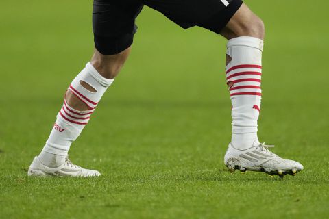 Sportfysio over het knippen van gaten in voetbalkousen: bullshit of 'bewussie'?