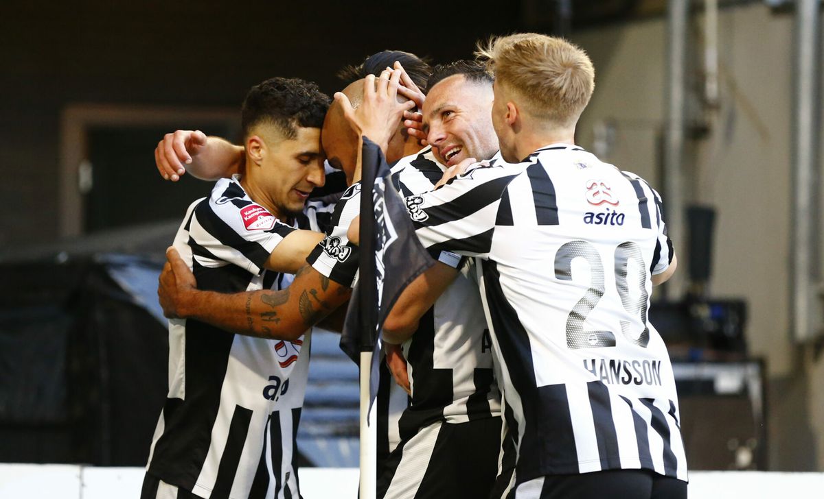 Heracles Almelo wint de KKD! PEC Zwolle kwam op laatste speeldag niet in de buurt