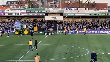 🎥 | Spakenburg pept fans op met trekker vol speakers op het veld