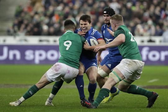 Ierland pakt de winst met heerlijke drop-kick in slotfase tegen Frankrijk in Six Nations (video)
