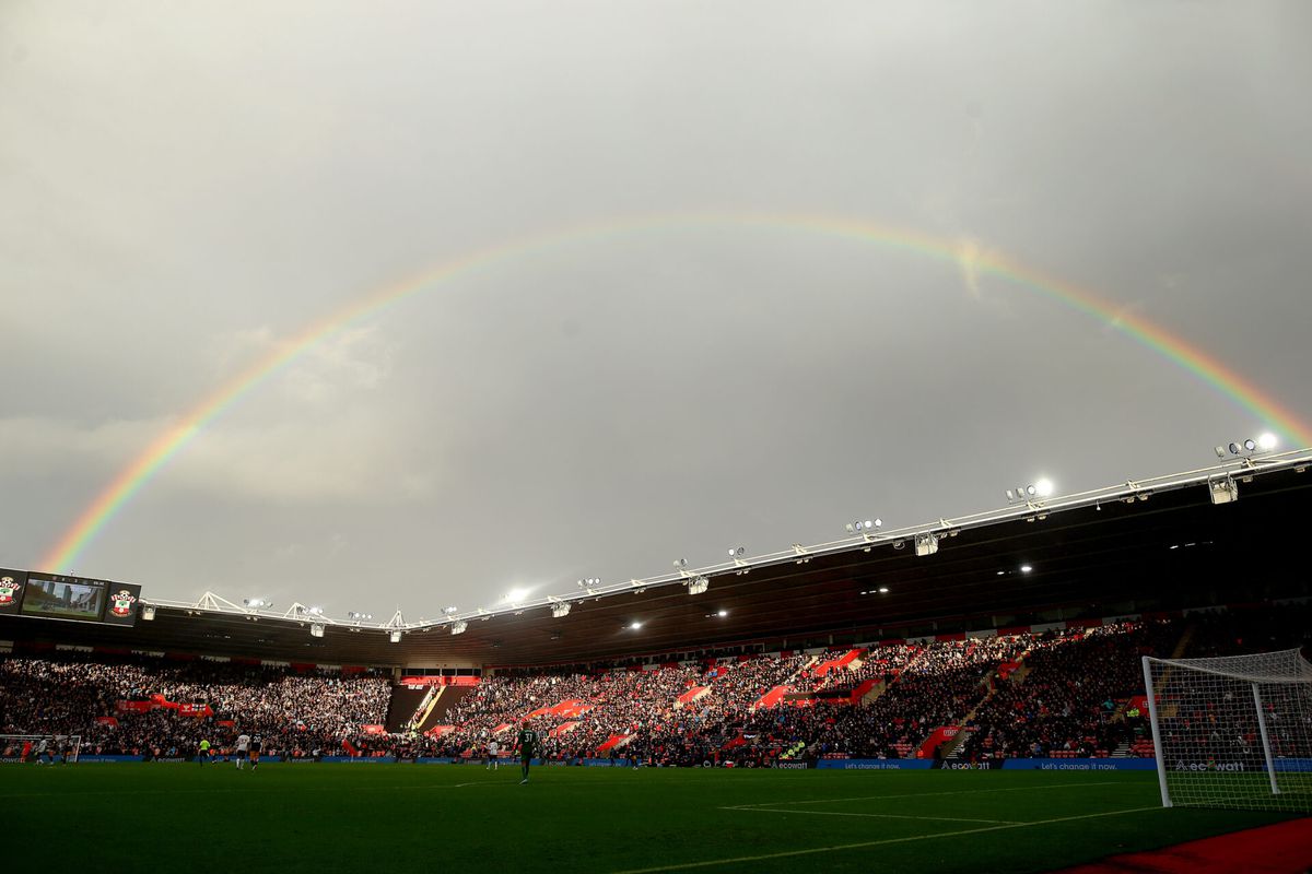 🌈​🚫​| WK-organisatie verbiedt regenboog: fans moeten rennen voor beveiligers bij Oranje-Senegal