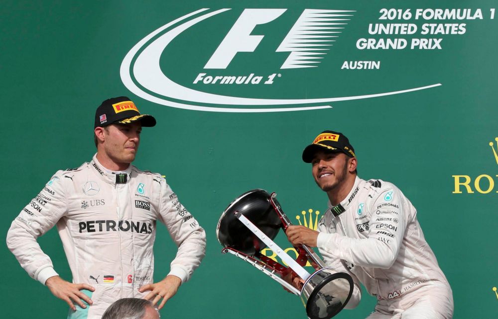 Horner blijft realistisch over kansen Hamilton: 'Rosberg moet maar 1 keer uitvallen'
