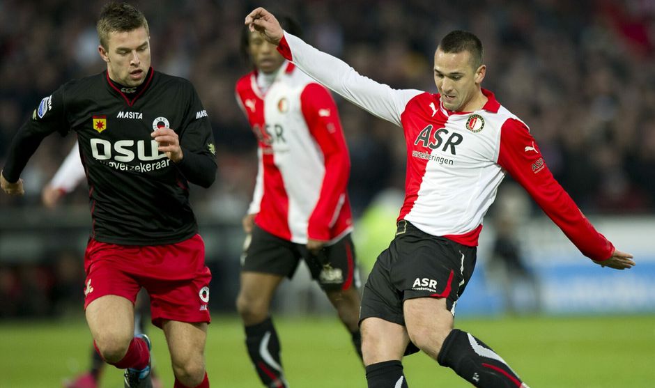 Oud-Feyenoord-speler Jhonny van Beukering beveiliger bij stripclub: 'Urenlang tieten kijken, wie wil dat nou niet?'