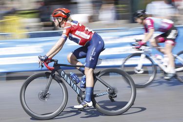 Annemiek van Vleuten op tijd hersteld van zware valpartij en doet mee aan wegwedstrijd op WK