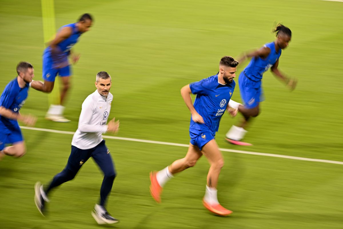 'Zorgen bij Frankrijk: WK-finale Olivier Giroud in gevaar door blessure aan knie'