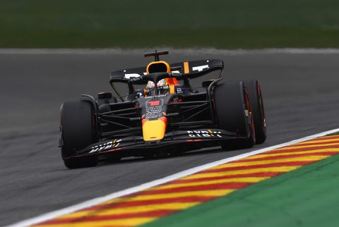 Verstappen de snelste tijdens kwalificatie, maar mag bij race niet vooraan beginnen door gridstraf