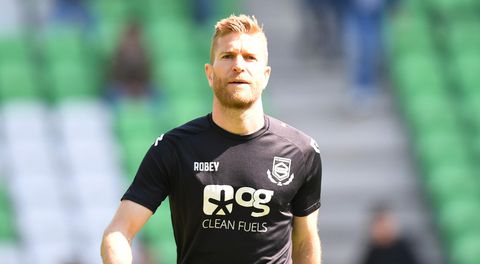 📸 | Michael de Leeuw met de trein op weg naar nieuwe club in de KKD