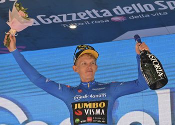 🎥​ | Wat een dag! 2e etappewinst én bergtrui voor Koen Bouwman in Giro d'Italia