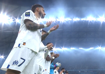 🎥 | Mooi! Olympique Marseille applaudisseert en herdenkt overleden Pelé