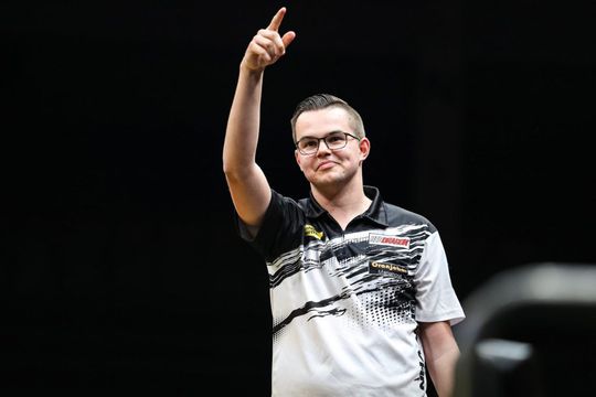 Gian van Veen voor de 2e keer in PDC-finale, maar Gerwyn Price kraakt hem opnieuw