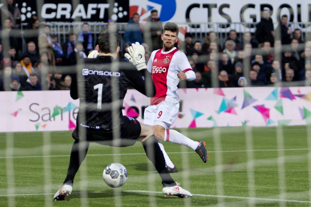 Ajax loopt in op PSV door verdiende overwinning op PEC Zwolle