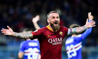 AS Roma wint pittig uitduel van Sampdoria, maar verliest Karsdorp met blessure