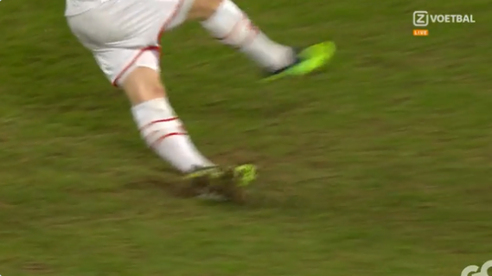 🎥 | Krankzinnig slot in Duitse beker: scheidsrechter keurt penalty Köln af, HSV naar kwartfinales