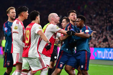 Ajax kan met 10 man wel verdedigen: 0-0 tegen FC Twente
