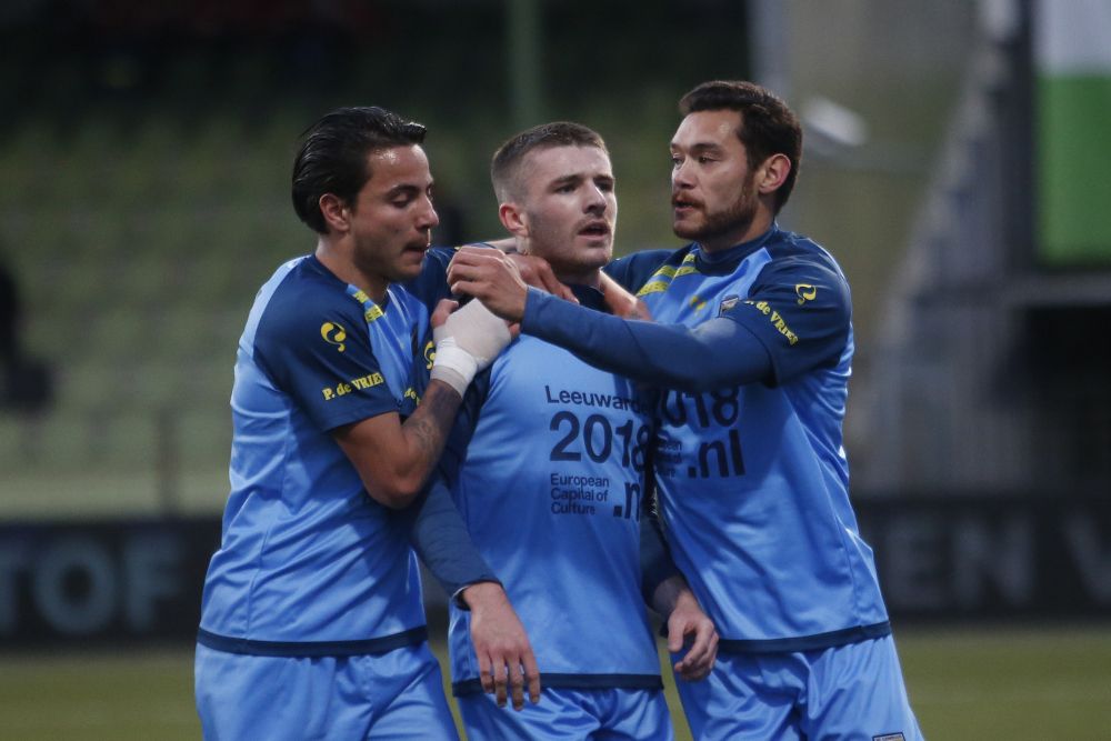 Cambuur pakt met 4 uitgoals bij Dordrecht uitstekende uitgangspositie in nacompetitie