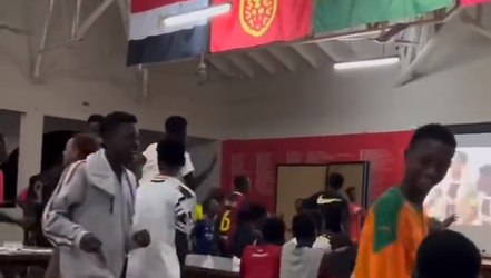 🎥 | Prachtig! Ghanese talenten gaan uit hun dak na doelpunt van Kudus tegen Liverpool