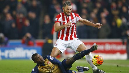 Arsenal kan ook niet winnen van Stoke