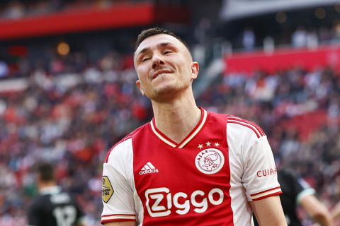 Mogelijk 2 duels schorsing voor Steven Berghuis vanwege meppen Twente-fan