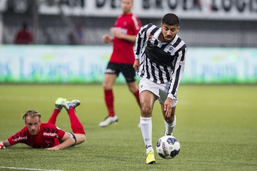 Hendriks bezorgt Achilles'29 historische zege in Helmond