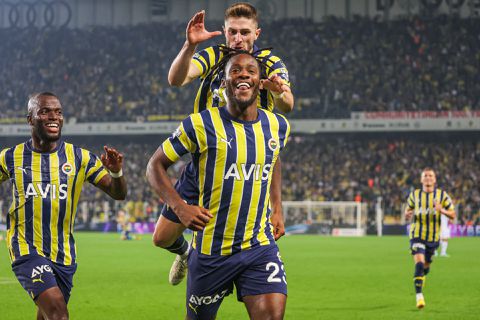 Michy Batshuayi gaat viral met tweet na heldenrol: '7 minuten is meer dan genoeg'