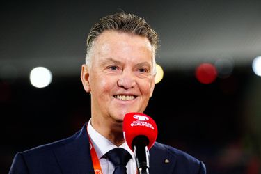 Van Gaal op de persco: 'De filosofie van Van Gaal past niet meer in deze tijd'