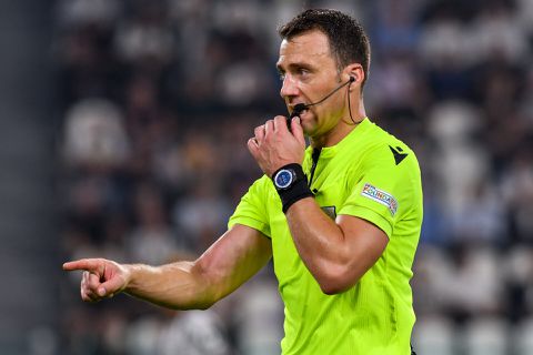 Duel van Ajax in Napels gefloten door van matchfixing beschuldigde Duitser