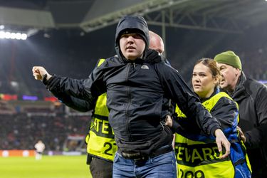 UEFA heeft geen tijd voor PSV: veldbestormer-straf wordt niet woensdag uitgesproken