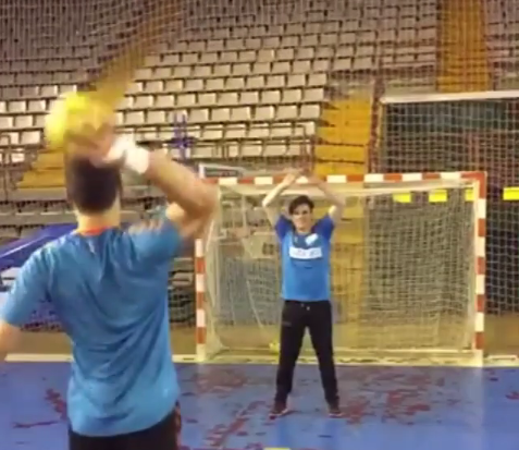 De Panenka in het handbal (video)