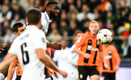 🎥 | Titelverdediger Real Madrid en City zijn eerste clubs in knock-outfase Champions League
