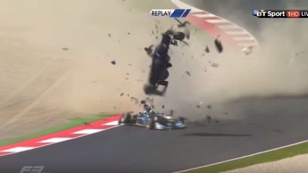 Zwaar gewonde coureur na horrorcrash in Formule 3 (video)