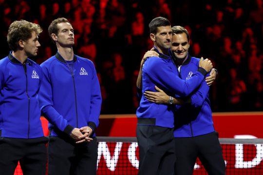 Djokovic daagt Federer uit voor nieuwe strijd: 'Maar wel pas over een paar jaar'