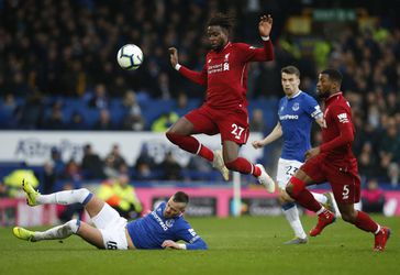 Liverpool blijft steken op gelijkspel bij buurman Everton en is koppositie voorlopig kwijt