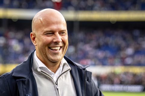 Arne Slot ziet verdeeldheid na geklapte transfer Lutsharel Geertruida: 'Slecht voor hem'
